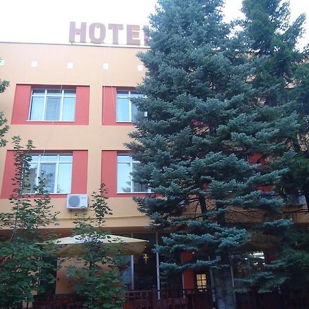 Family Hotel Familya روس المظهر الخارجي الصورة