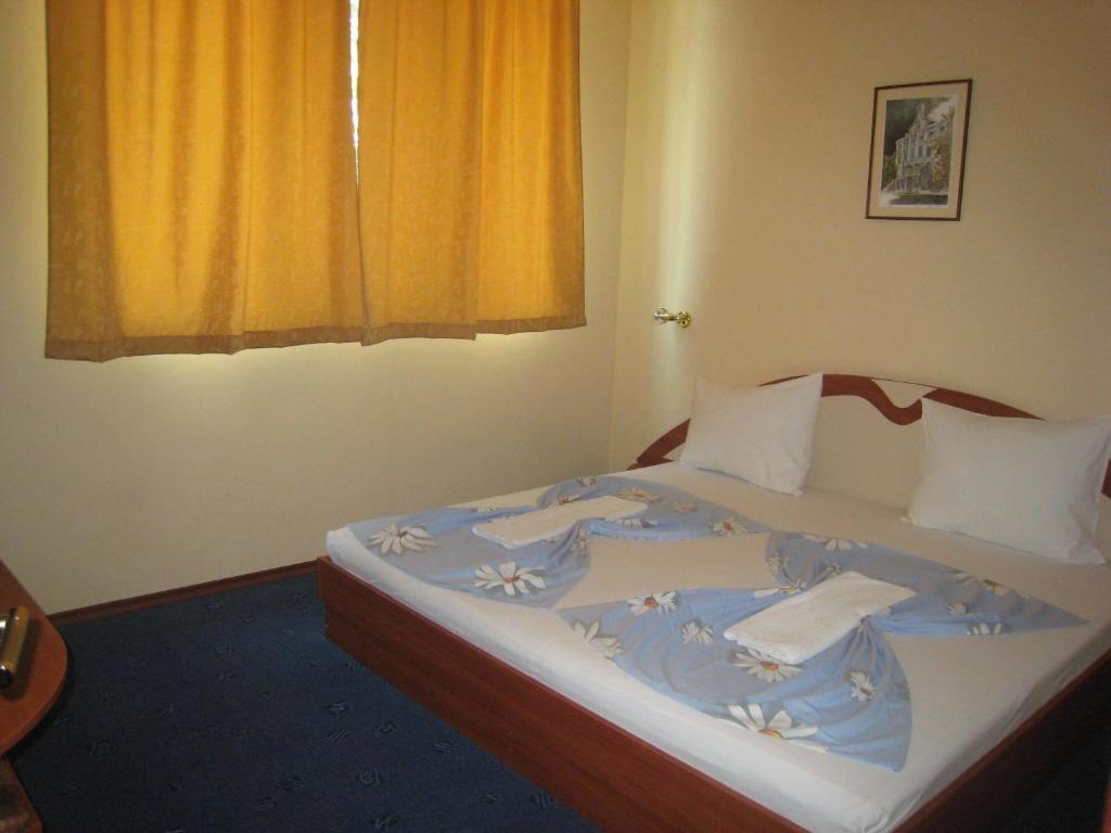 Family Hotel Familya روس الغرفة الصورة
