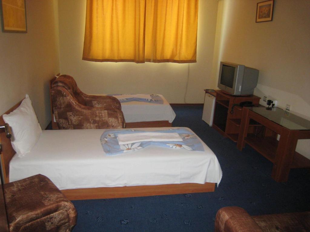 Family Hotel Familya روس الغرفة الصورة