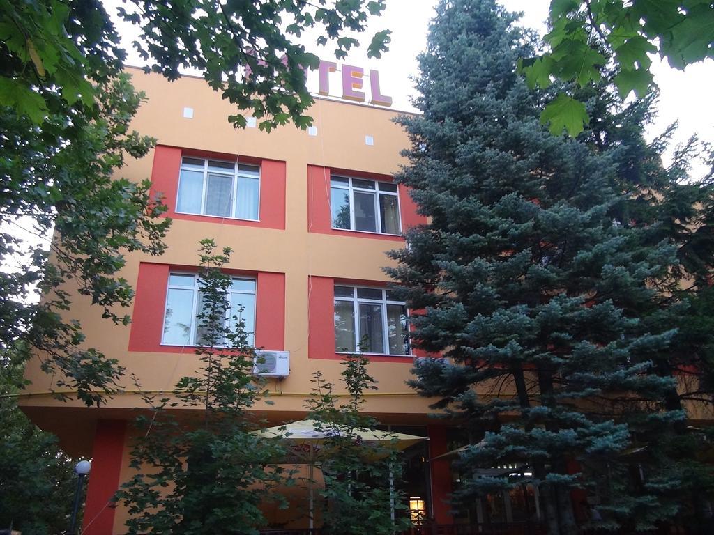 Family Hotel Familya روس المظهر الخارجي الصورة
